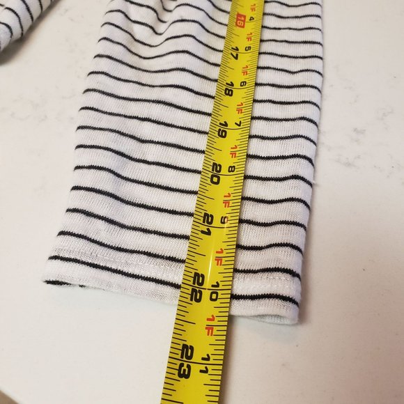 Chico's Linen top size Large‎ shoulder  gold button detail striped black white - Picture 8 of 9